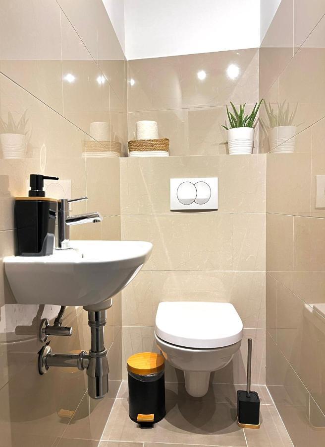 Spacious Apartment With Terrace Vienna Esterno foto